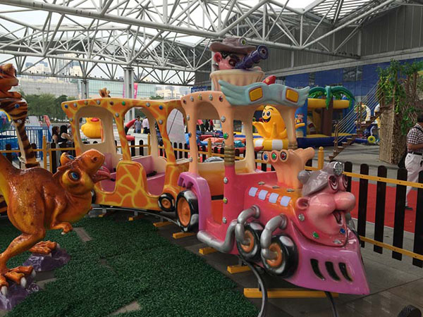 草原歷險(xiǎn)小火車游樂設(shè)備